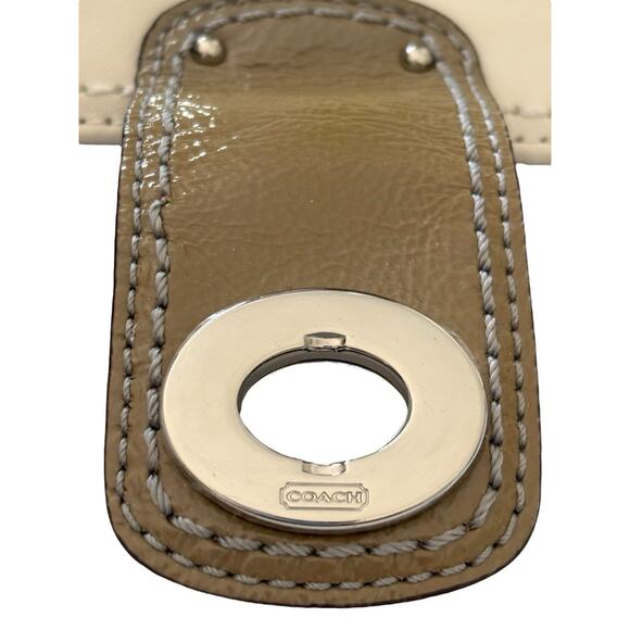 Coach Medium Turn lock Wallet Chalk White Gray Leather F43608 New With Tags - Picture 5 of 6